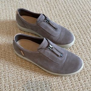 Ecco women’s soft 7 zip shoe